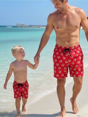Buc-ee's Men’s Swim Trunks Red Beaver Logo Print Board Shorts Drawstring Medium